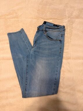 Tahari Mid Wash Skinny Jeans